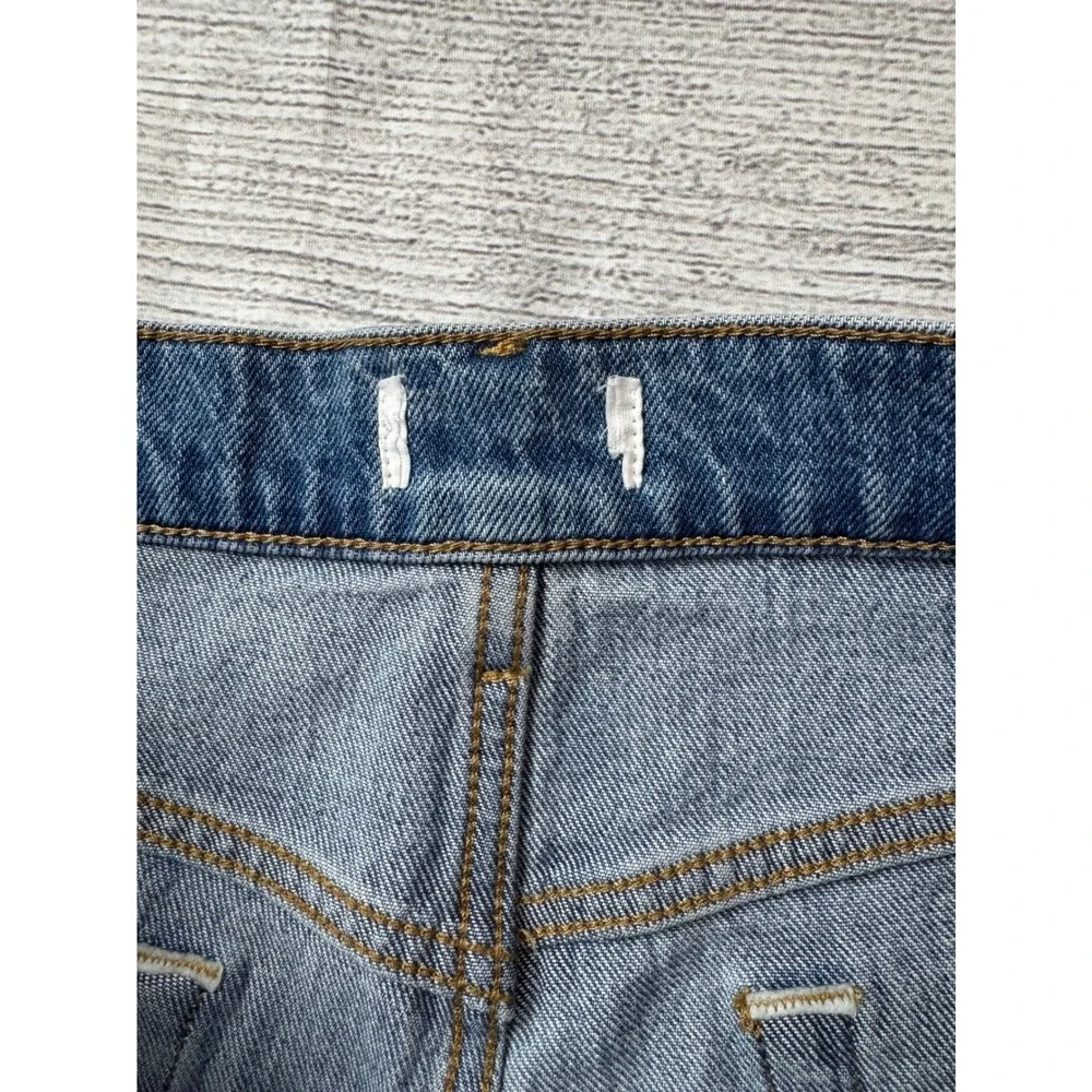 Evereve High Rise Barrel Jeans Medium Wash‎ Distressed Relaxed Curved Leg Blue